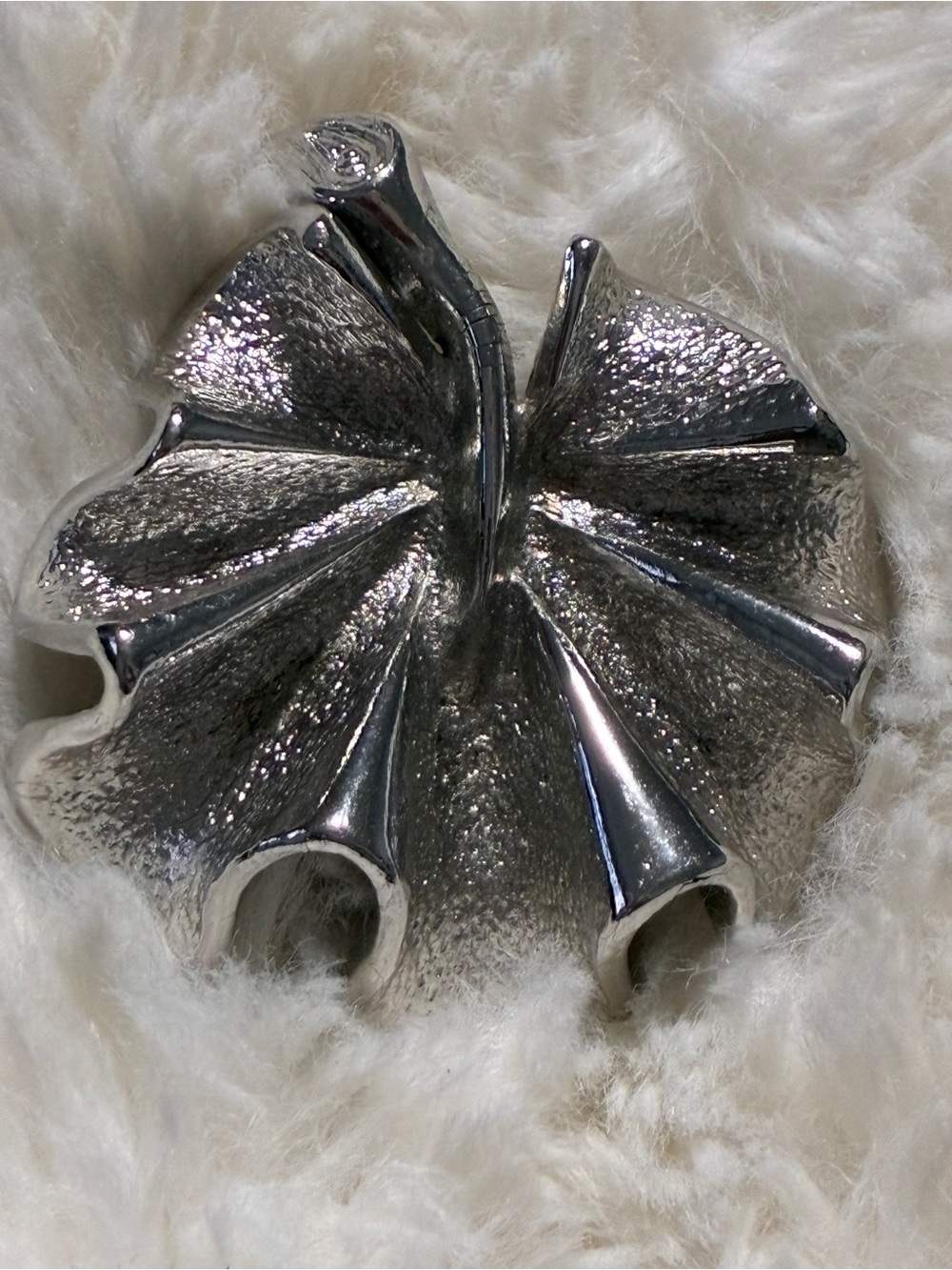 Vintage Sarah Coventry Silver Leaf Style Brooch / Pin